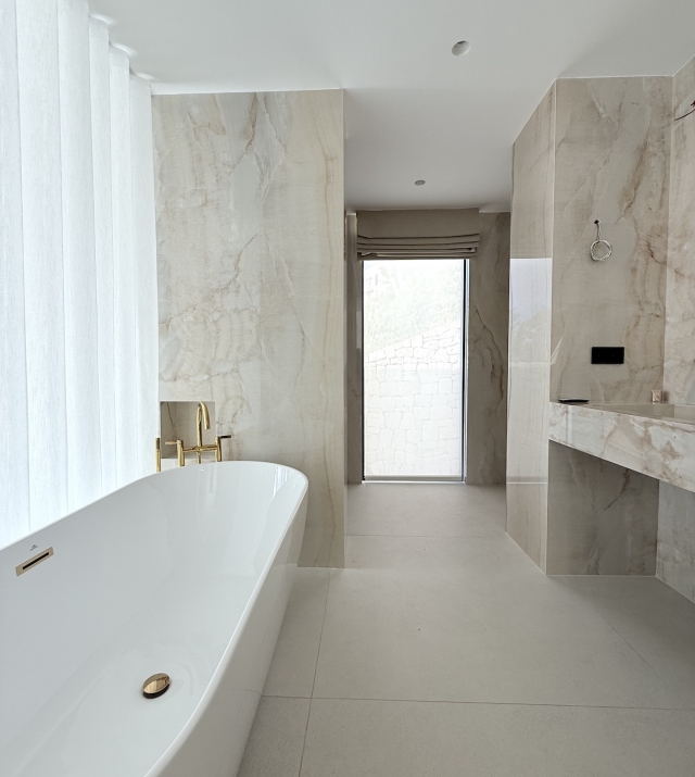 Resa Estates Can Furnet Ibiza te koop sale modern villa sea dalt villa views bathroom 5.jpeg
